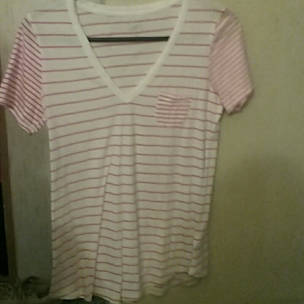 Gap tee shirt